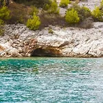 Appartement Fully Renovated One Bedroom With A Seaview - A *