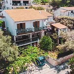 Appartement Fully Renovated One Bedroom With A Seaview - A Sevid