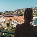 Fully Renovated One Bedroom With A Seaview - A