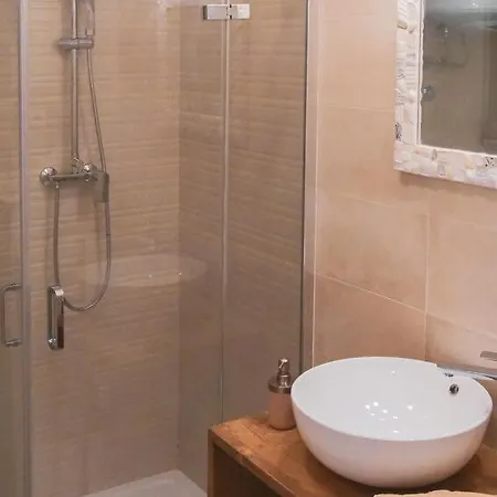 Fully Renovated One Bedroom With A Seaview - A *