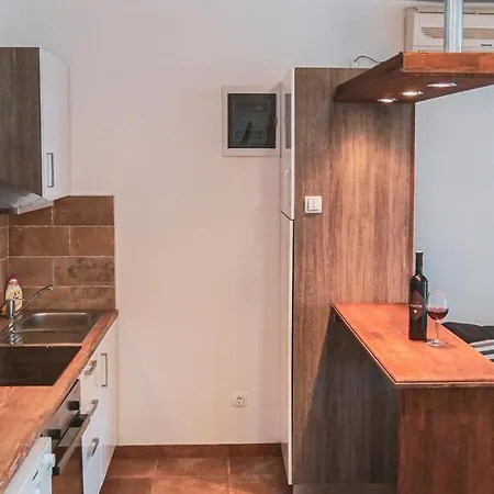 Apartamento Fully Renovated One Bedroom With A Seaview - A Sevid