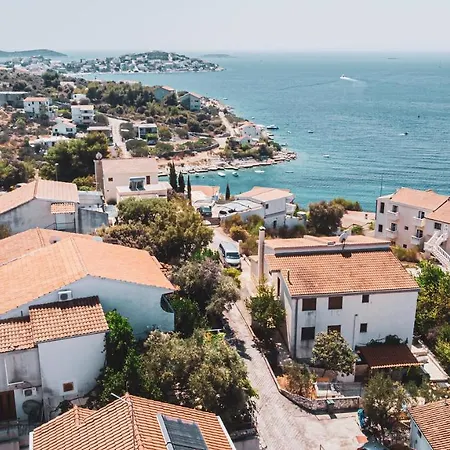 Fully Renovated One Bedroom With A Seaview - A *
