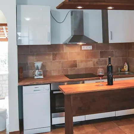 Apartamento Fully Renovated One Bedroom With A Seaview - A *