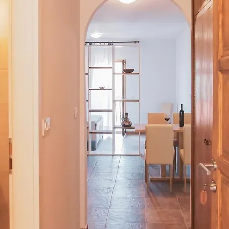Fully Renovated One Bedroom With A Seaview - A