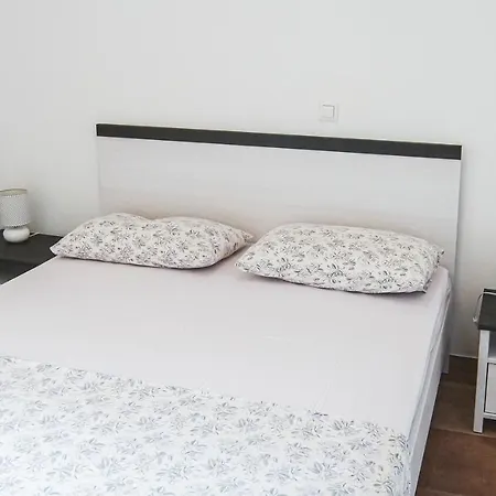 Fully Renovated One Bedroom With A Seaview - A