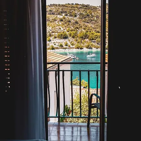 Fully Renovated One Bedroom With A Seaview - A Appartement