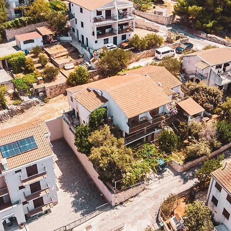 Appartement Fully Renovated One Bedroom With A Seaview - A *