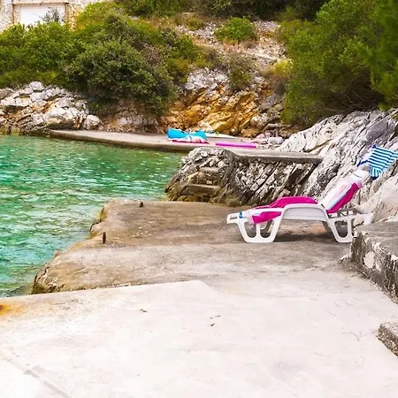 Fully Renovated One Bedroom With A Seaview - A *