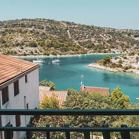 Fully Renovated One Bedroom With A Seaview - A * Sevid