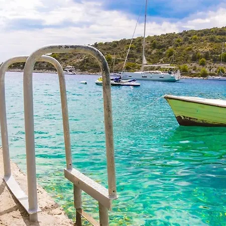 Fully Renovated One Bedroom With A Seaview - A Apartamento *