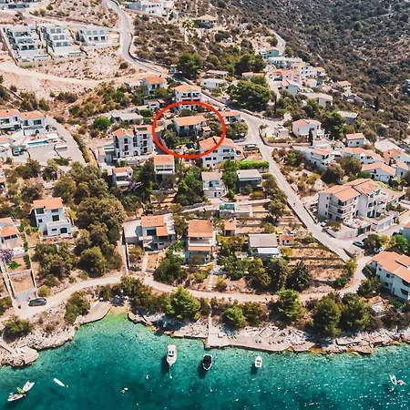 Apartman Fully Renovated One Bedroom With A Seaview - A Sevid
