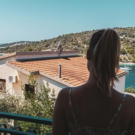 Fully Renovated One Bedroom With A Seaview - A